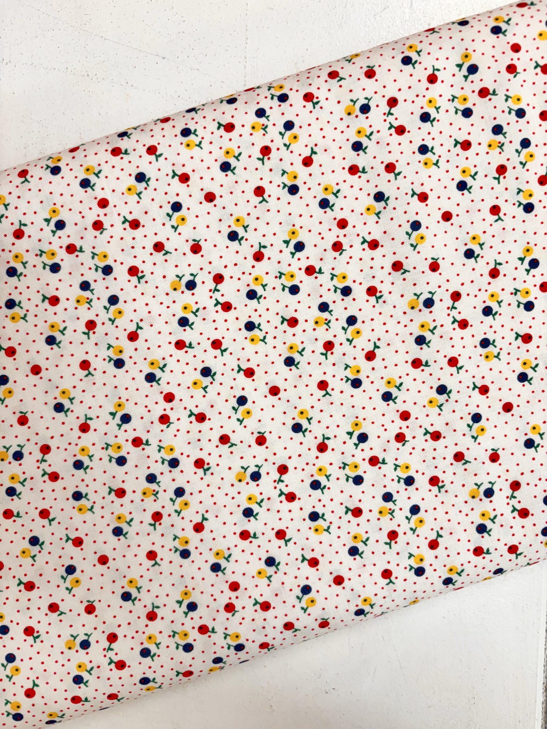 ‘Playful’ - 22297-83 White