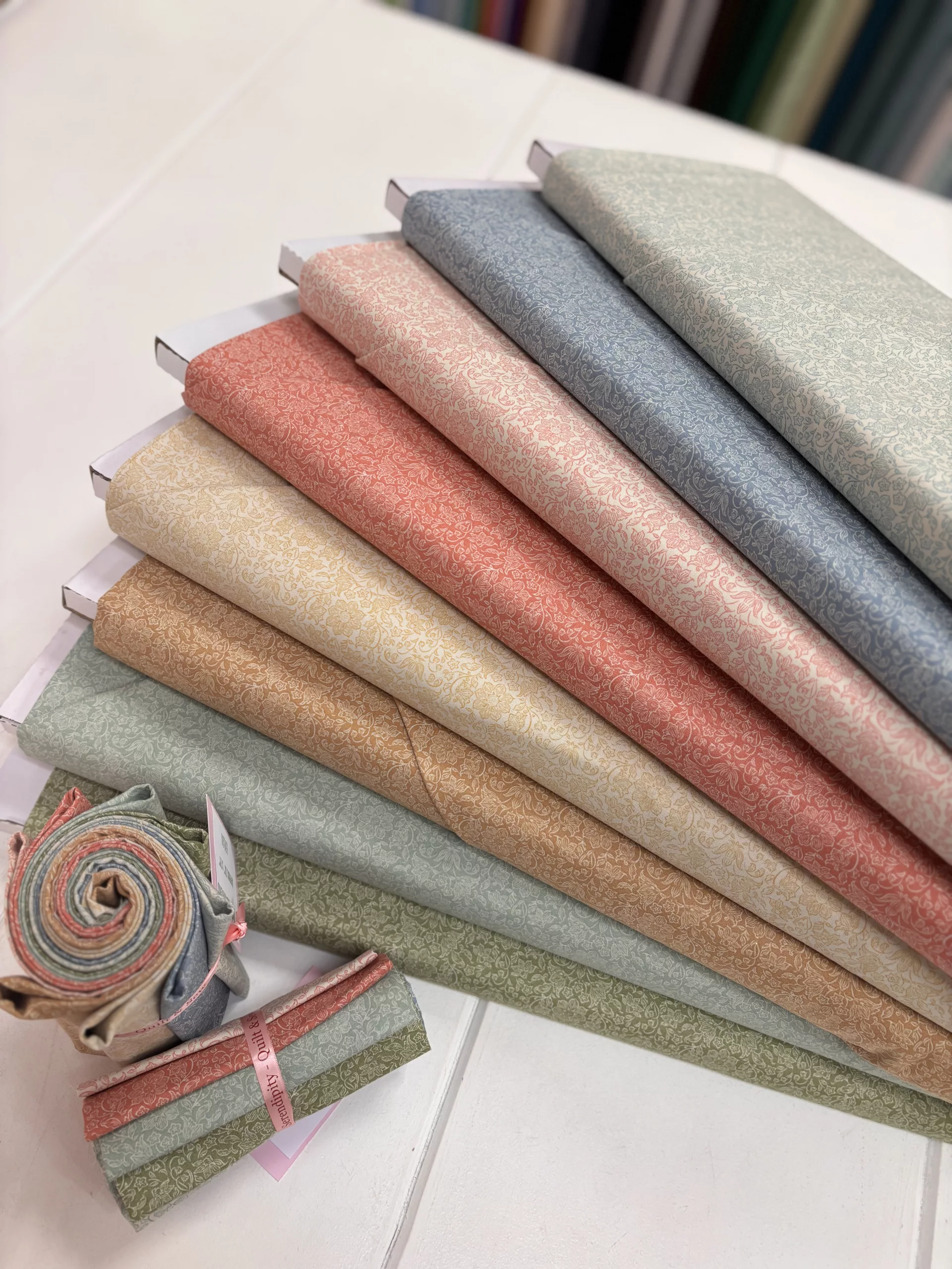 Tilda ‘Songbird’ - ‘Lila’ 8 Fat Quarter Bundle