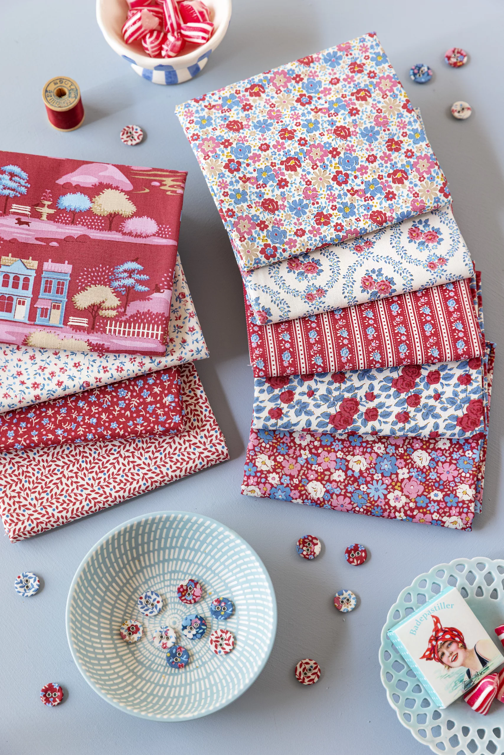 Tilda ‘Village Life’ - 9 Fat Quarter Bundle - Red
